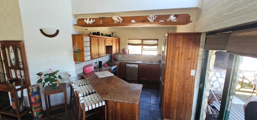 To Let 4 Bedroom Property for Rent in Suiderstrand Western Cape